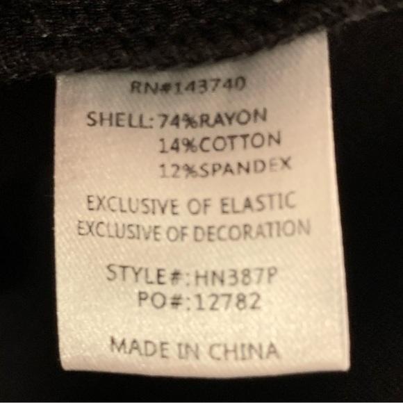 VICI x Gina Luella Off The Shoulder Ruffle Romper - Picture 10 of 10